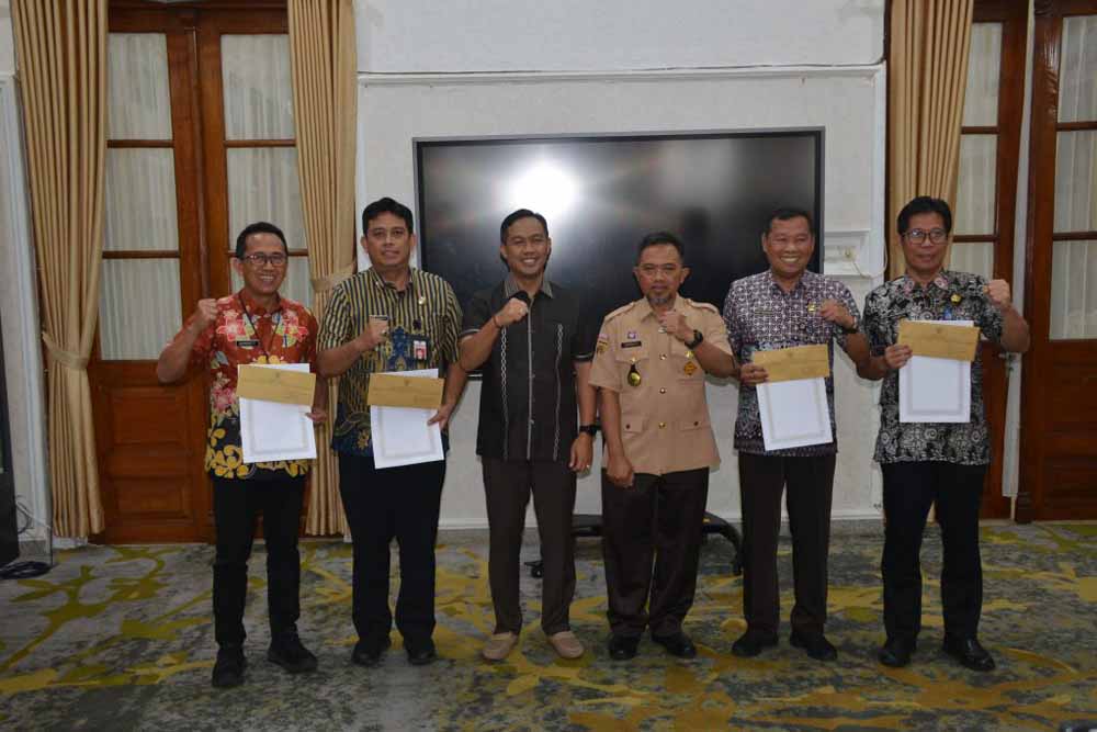 Pak Supriyanto: Jembatan Hiburan Cilacap yang Menghubungkan Petualangan & Kenangan